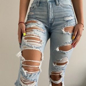 Light washed ripped jeans